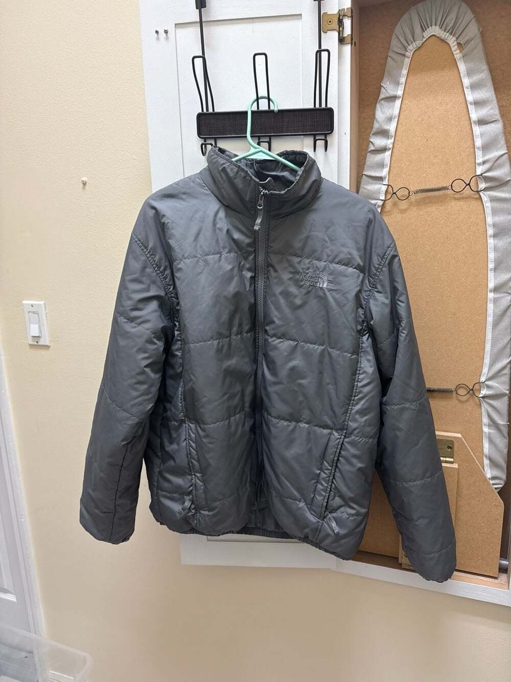 The North Face Men's Grey Insulated Puffer Jacket Size Large